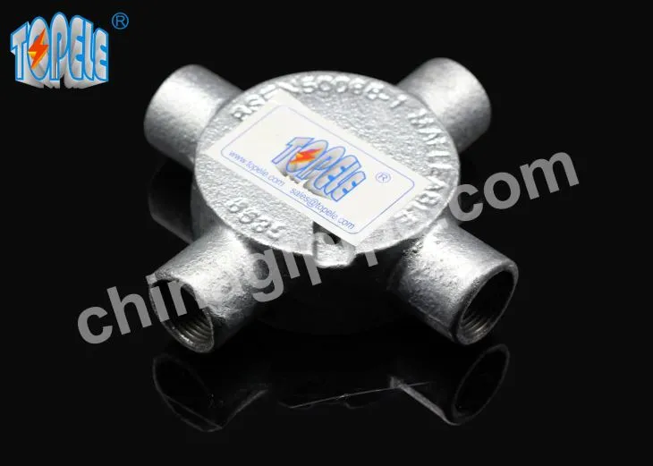 Поцинкована мека пресечната клетка 4 начин кутия електрически монтаж BS4568 / BS31 GI канал фитинги